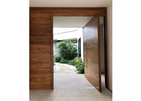 Cinq conceptions de portes pour personnaliser votre maison