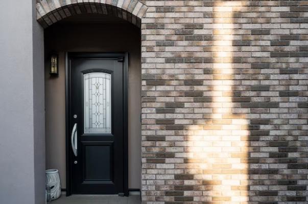  exterior_aluminum_storm_doors.jpg 